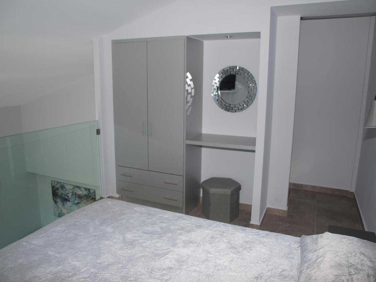 Attic Apartments Agia Anna  Exterior foto